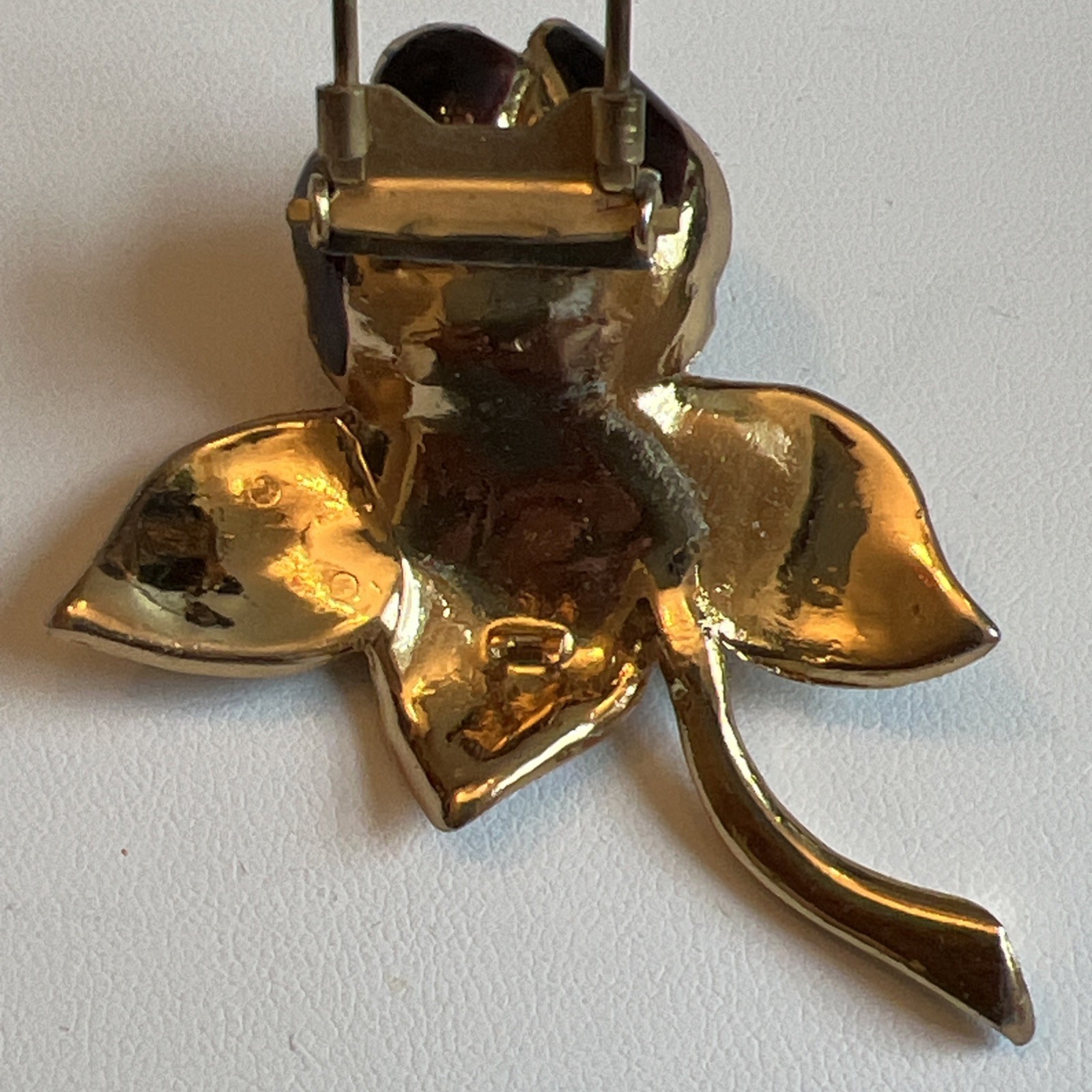 Vintage Coro ? Camilla Flower Trembler Gold Tone Enamel Rhinestone Fur Clip