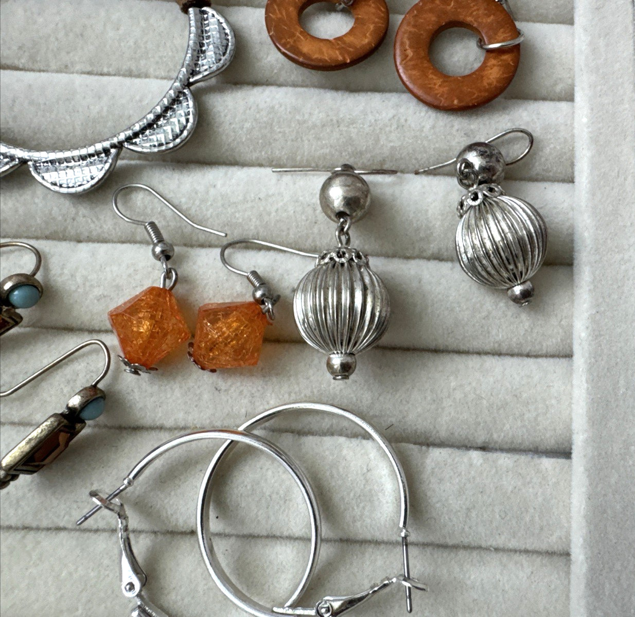 8 pc earthTones VTG Earrings LOT 1980s 90s boho hippie witchy y2k textured metal