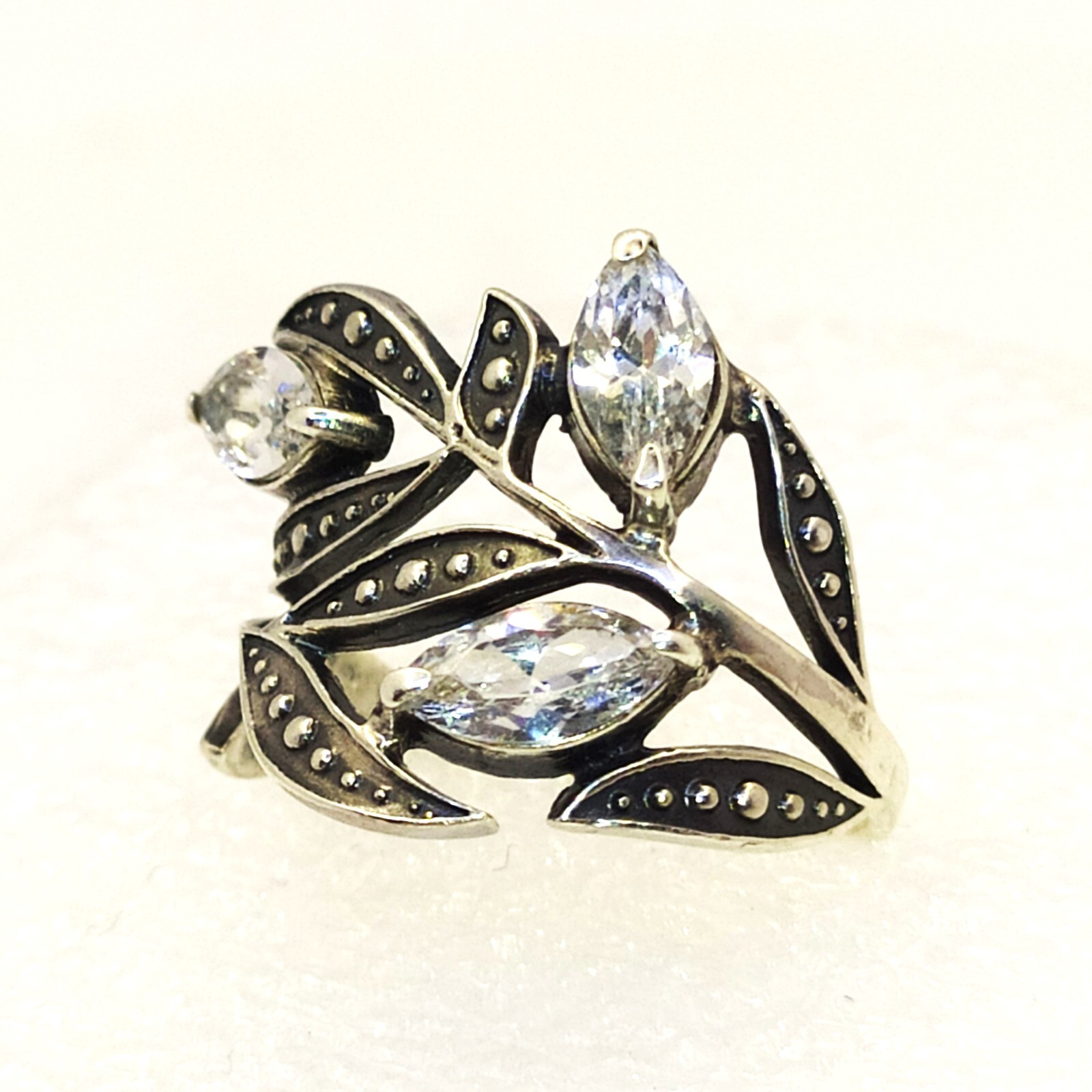 Vintage Luxury RING Silver 925 with Bright Stones -size: 8.25US (18.5mm) | #59