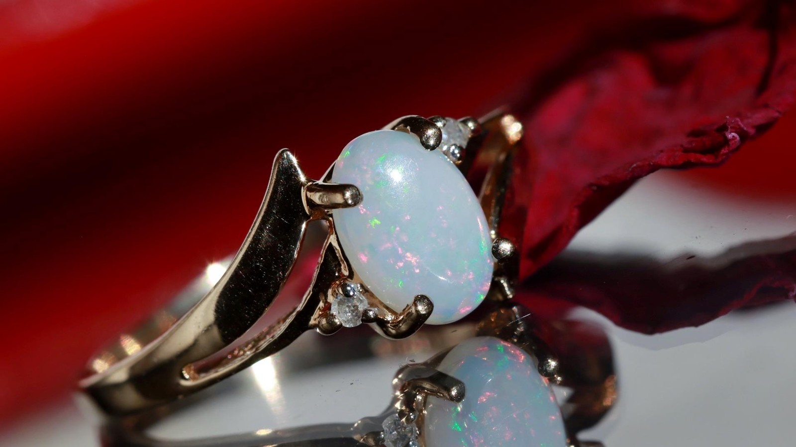 10k yellow gold size 5 ring 0.355ct Australian fiery opal diamond 1.52gr N3815