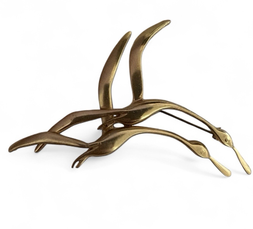 Vintage Brooch Pin Bird Gold Tone Brooch Looks Like Unsigned ORENA PARIS