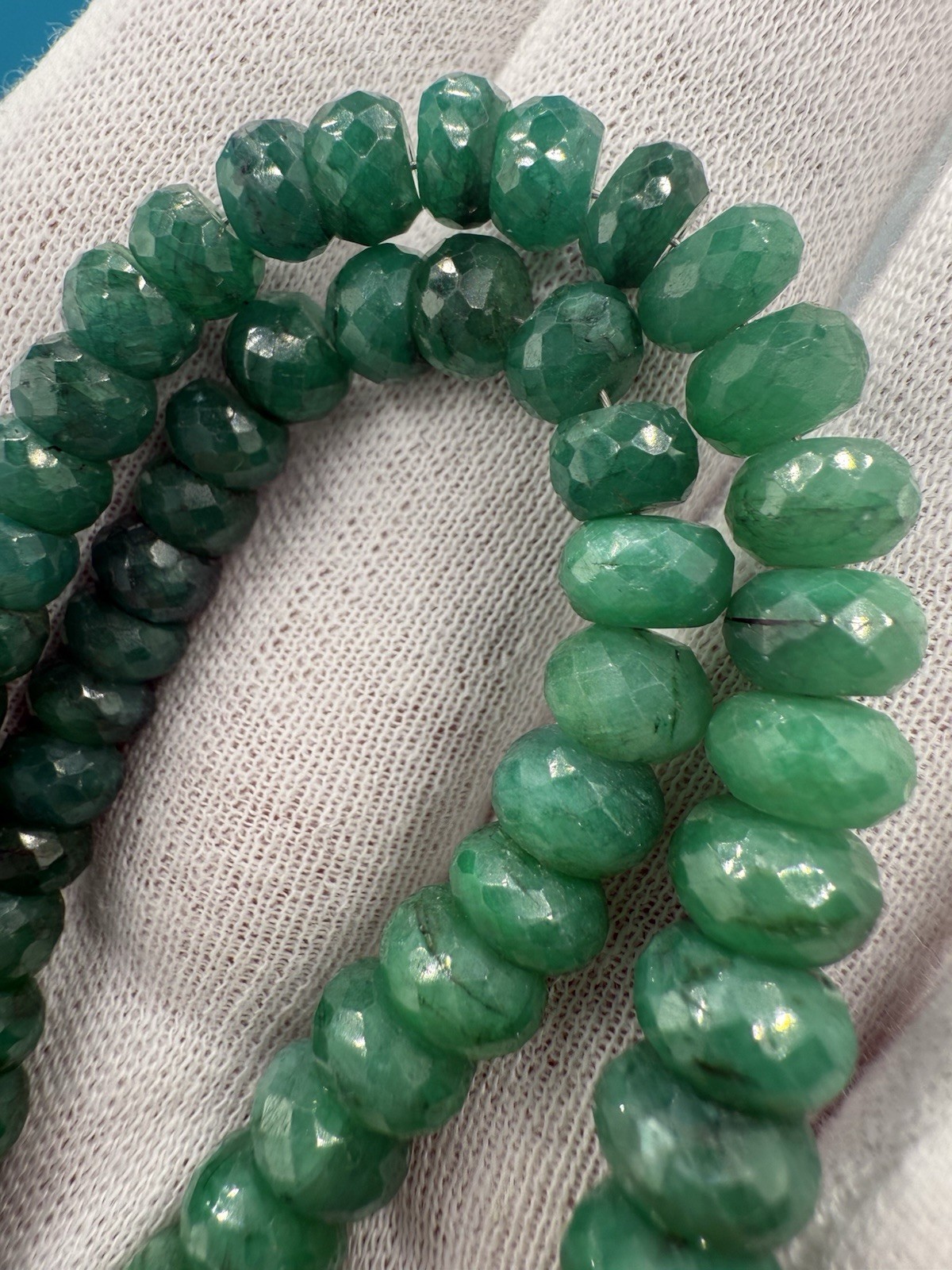 Wonderful Antique / Vintage Art Deco Faceted Beaded Emerald Color Beryl Necklace