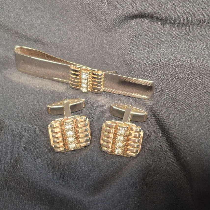 Las Vegas Glam 1950s 1960s Mens Cufflinks and Money Clip Corbi Quality Gold