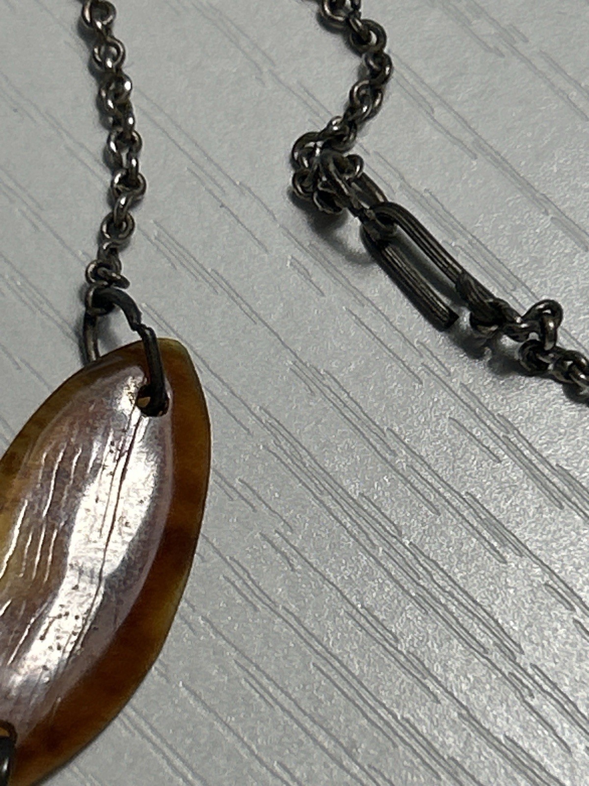 Vintage Figural Tortoiseshell Lucite Bird Palm Heart Necklace Mid Century 16”
