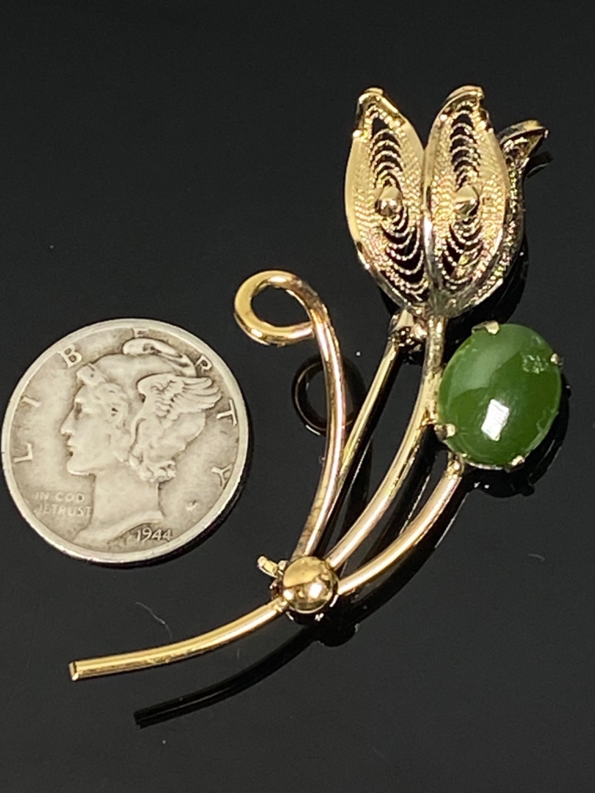STERLING SILVER GOLD WASH Nephrite Jade Flower Pin Brooch “W” Mark 3.8g
