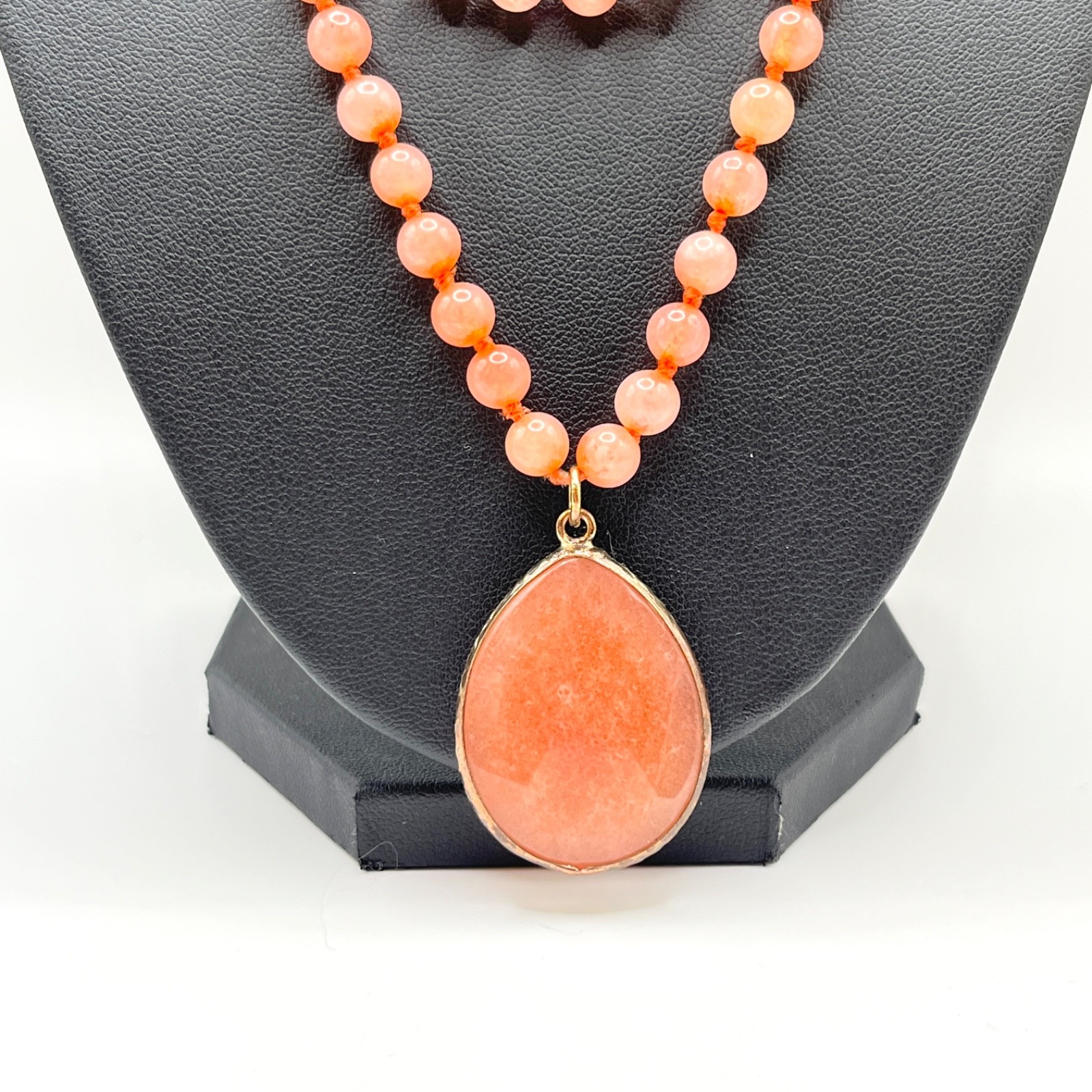 Vintage Orange Pink Stone Layered Knotted Bead Necklace w/ Faceted Pendant 21″