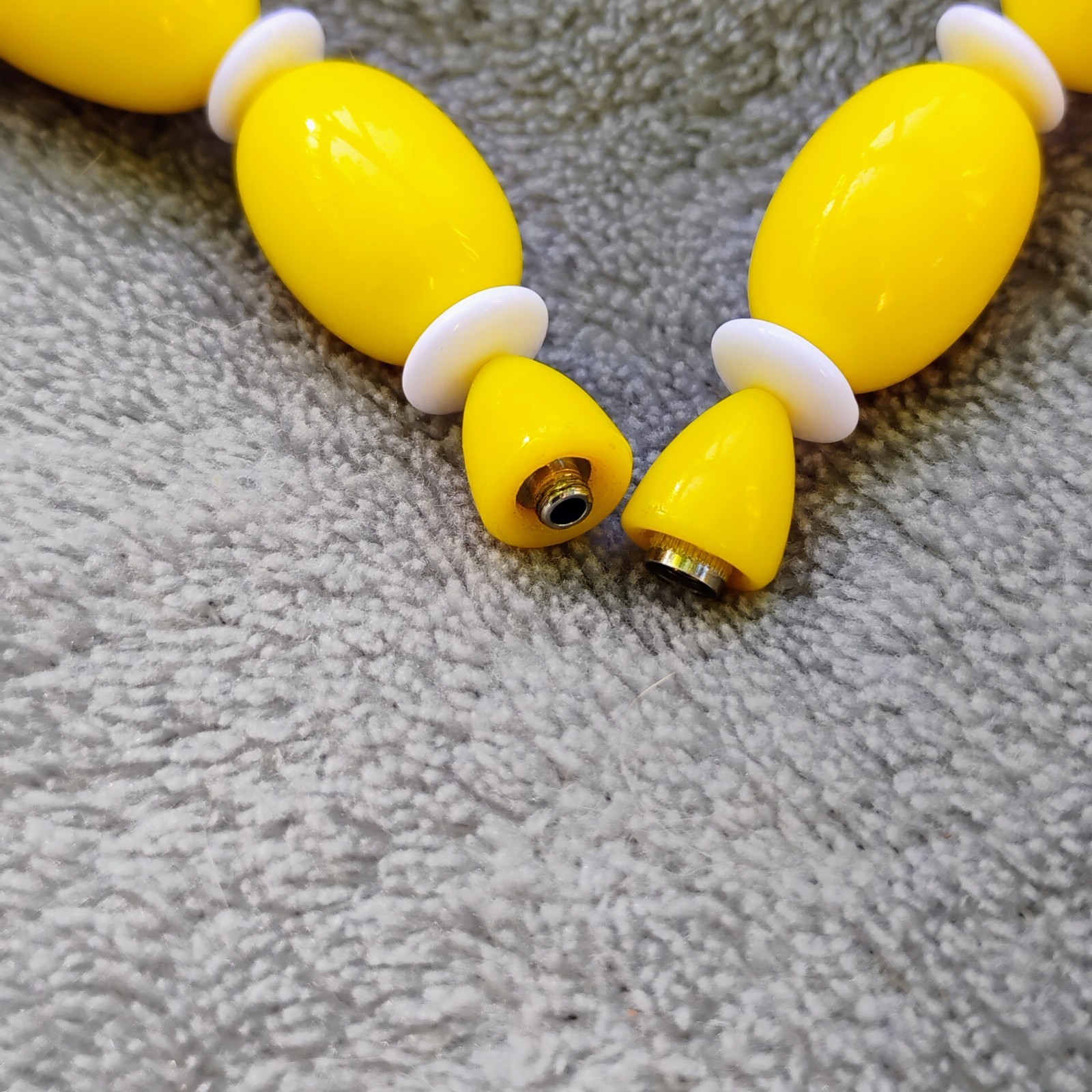 Vintage Daisy White And Yellow Jewelry Lot Of 5 Avon And Unbranded READ