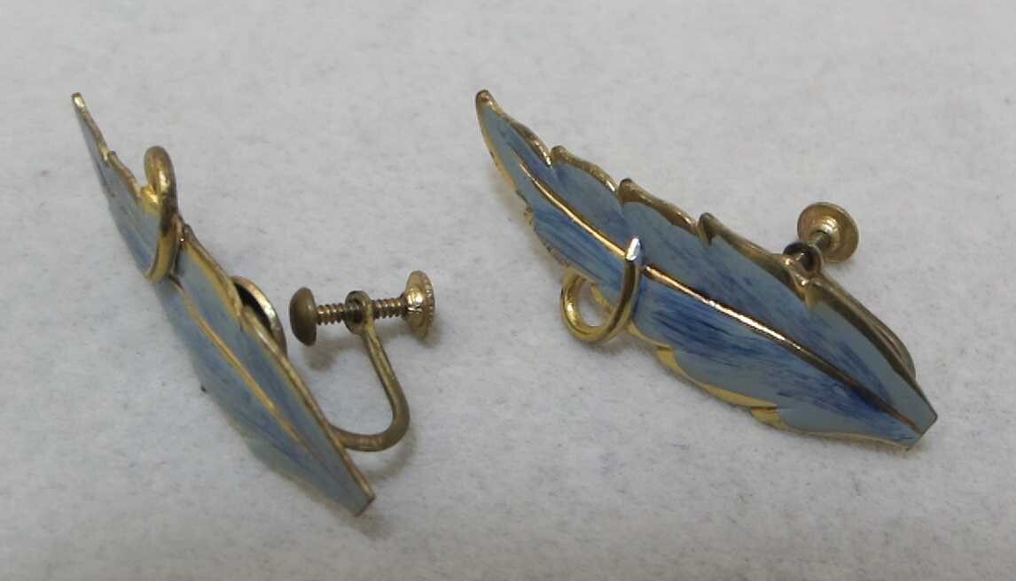 Vtg Light Teal Blue Enamel Gold Tone Slender LEAF Screw Back 1-1/2” Earrings