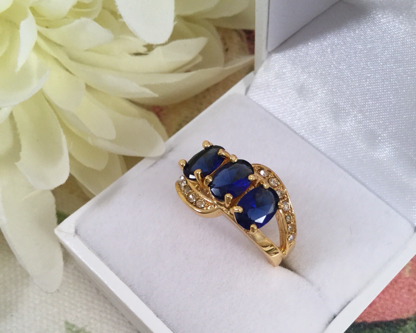 Vintage Jewellery Gold Ring with Blue White Sapphires Antique Deco Jewelry 7 O