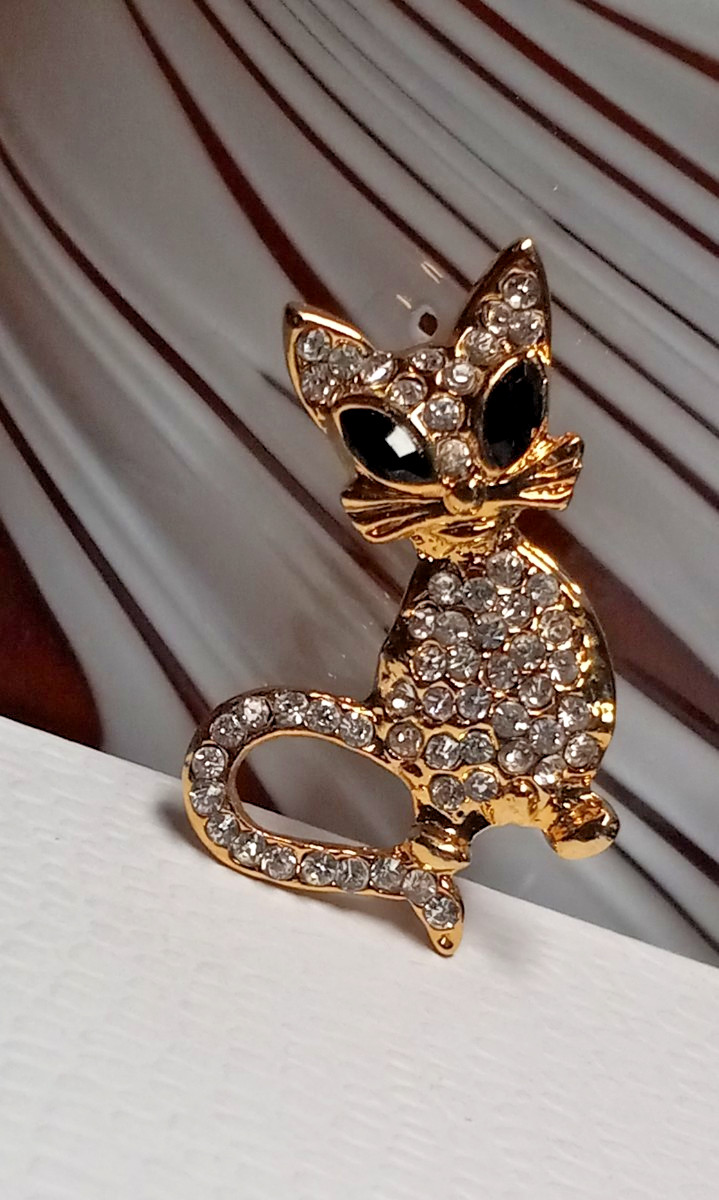 Vintage CAT Brooch W/Black & Clear Colored Rhinestones in Gold Tone