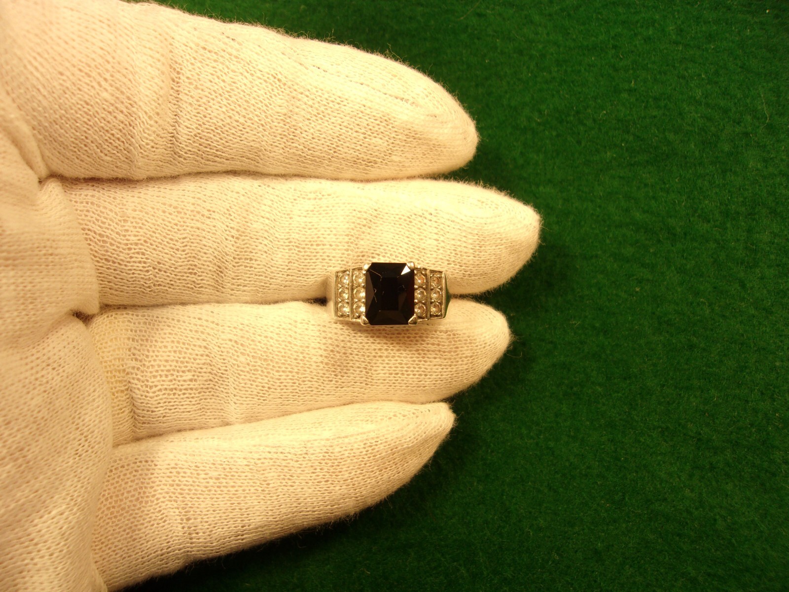 VERY PRETTY OLD VTG LADY’S STERLING SLVER, LAB CREATED SAPPHIRE & CZ ACCENT RING