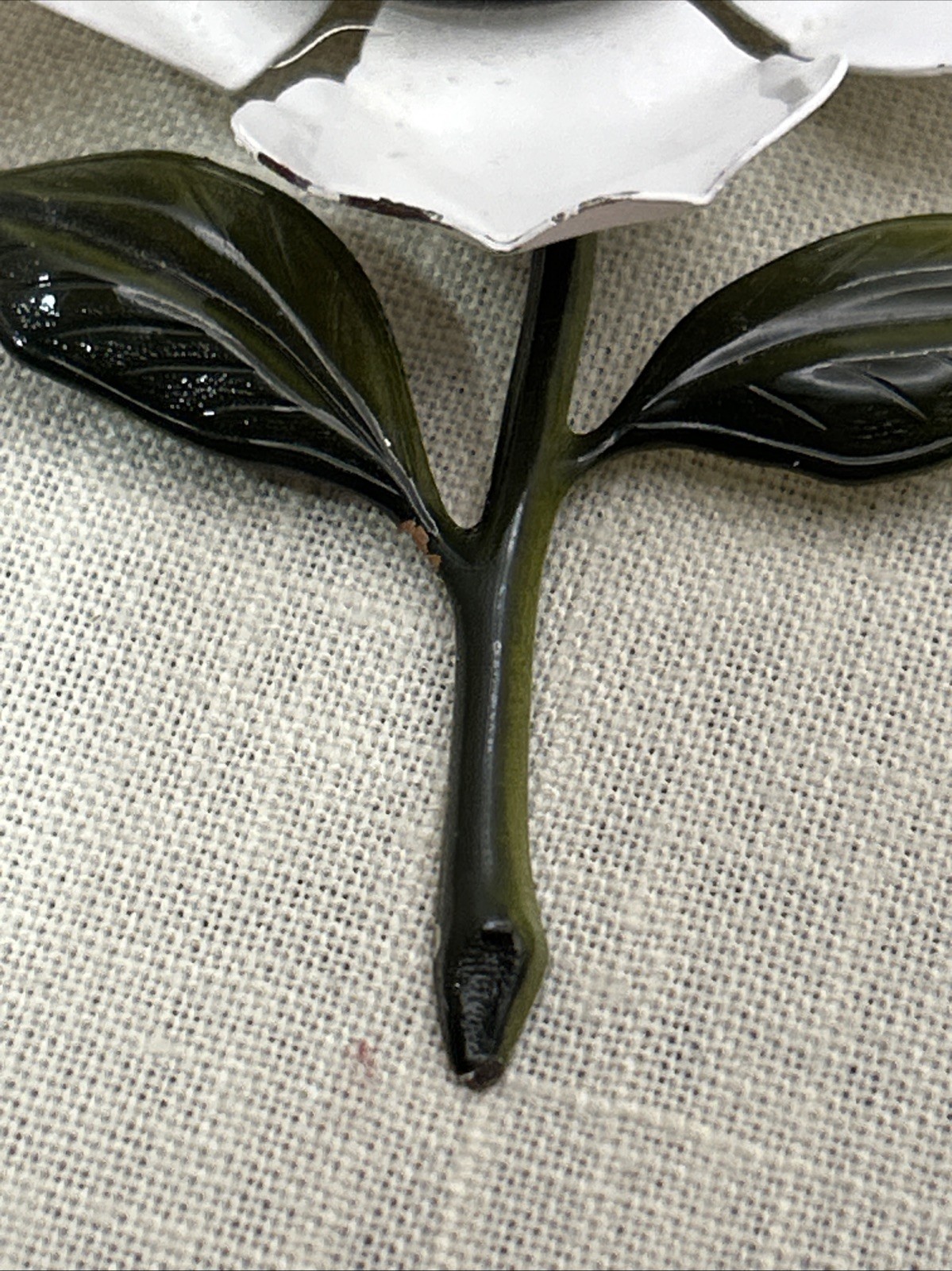 Vintage Retro Hippy Mod 60’s White Daisy Black Enamel Metal Flower Brooch 3.5