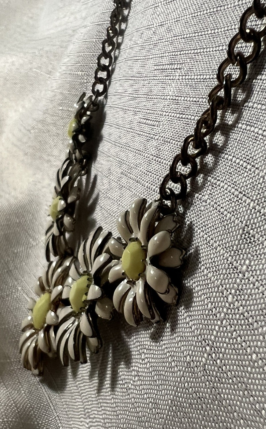 VTG Daisy Cluster Necklace l Cream & Yellow l Center Enamel l Gold Tone