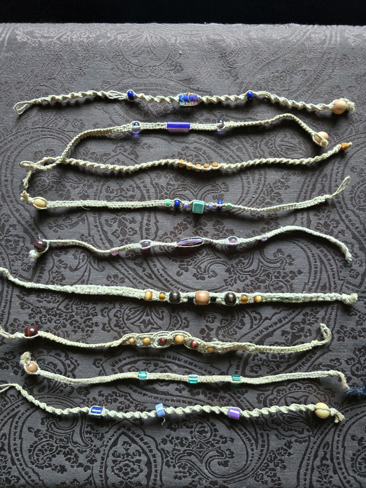 VINTAGE LOT OF HEMP NECKLACES BRACELETS ANKLETS DARK & LIGHT BEADED BUNDLE LOT