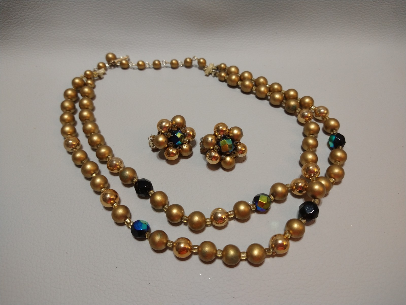Vintage 1950’s Necklace And Clip On Earrings Blue Green Gold Colored Beads