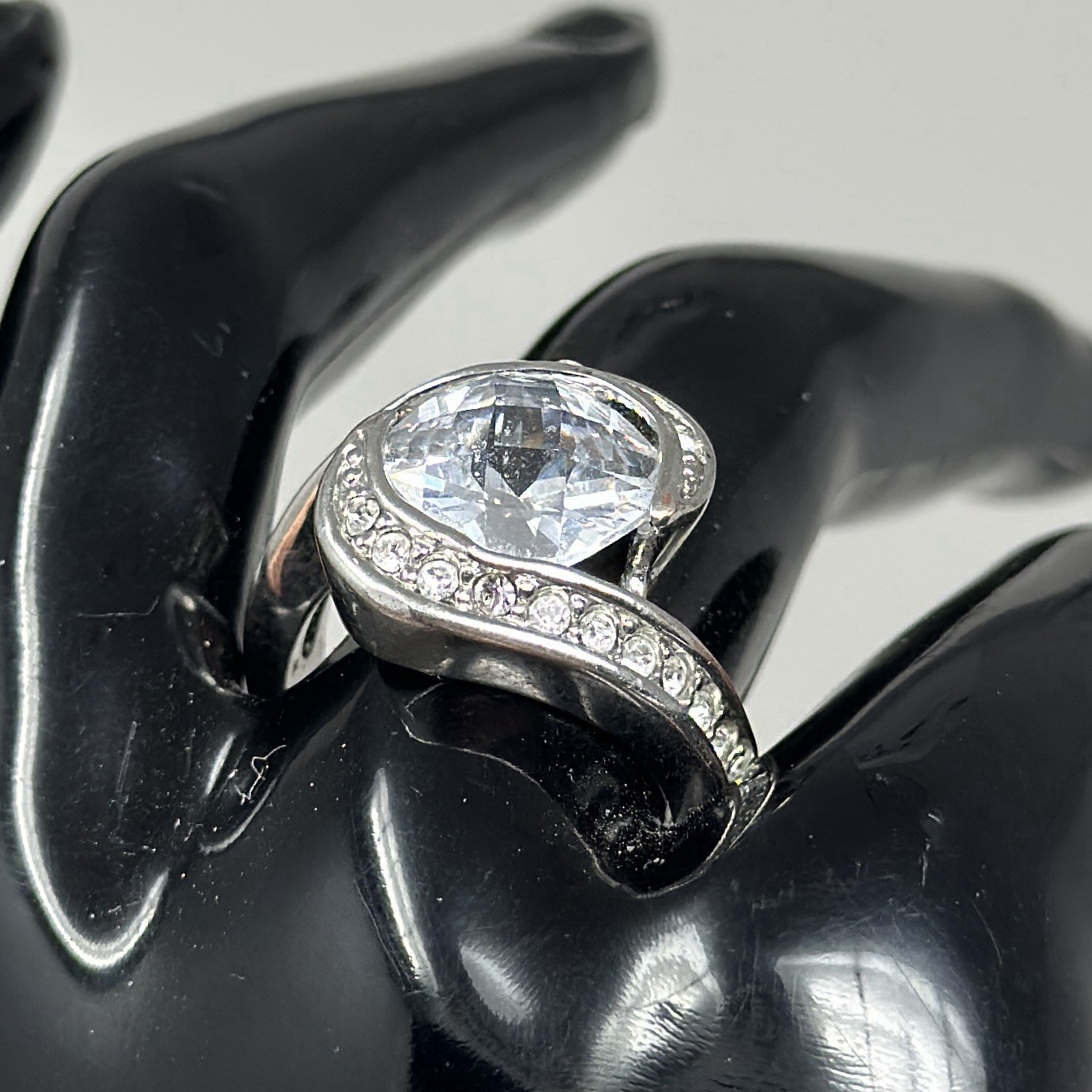 Vintage Silver Tone Cushion Cut Crystal Tension Setting Cocktail Ring Size 7