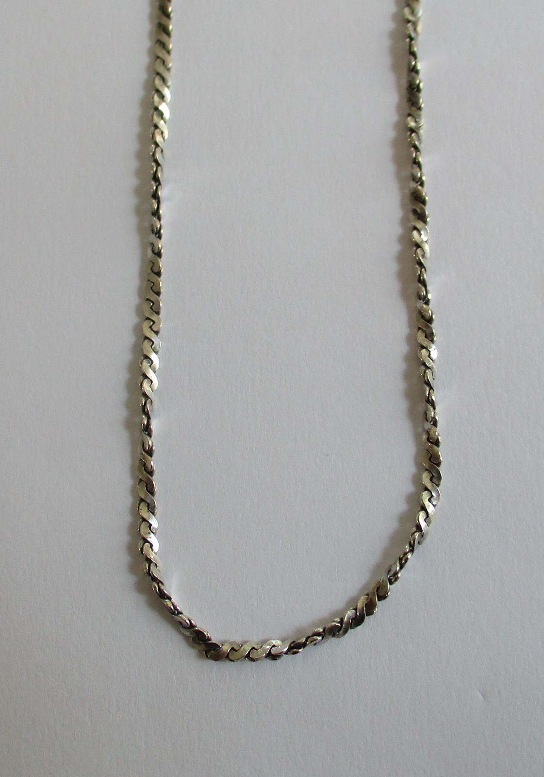 Vintage Lightweight Sterling Silver 925 Serpentine Chain Necklace 17 1/2″ Italy