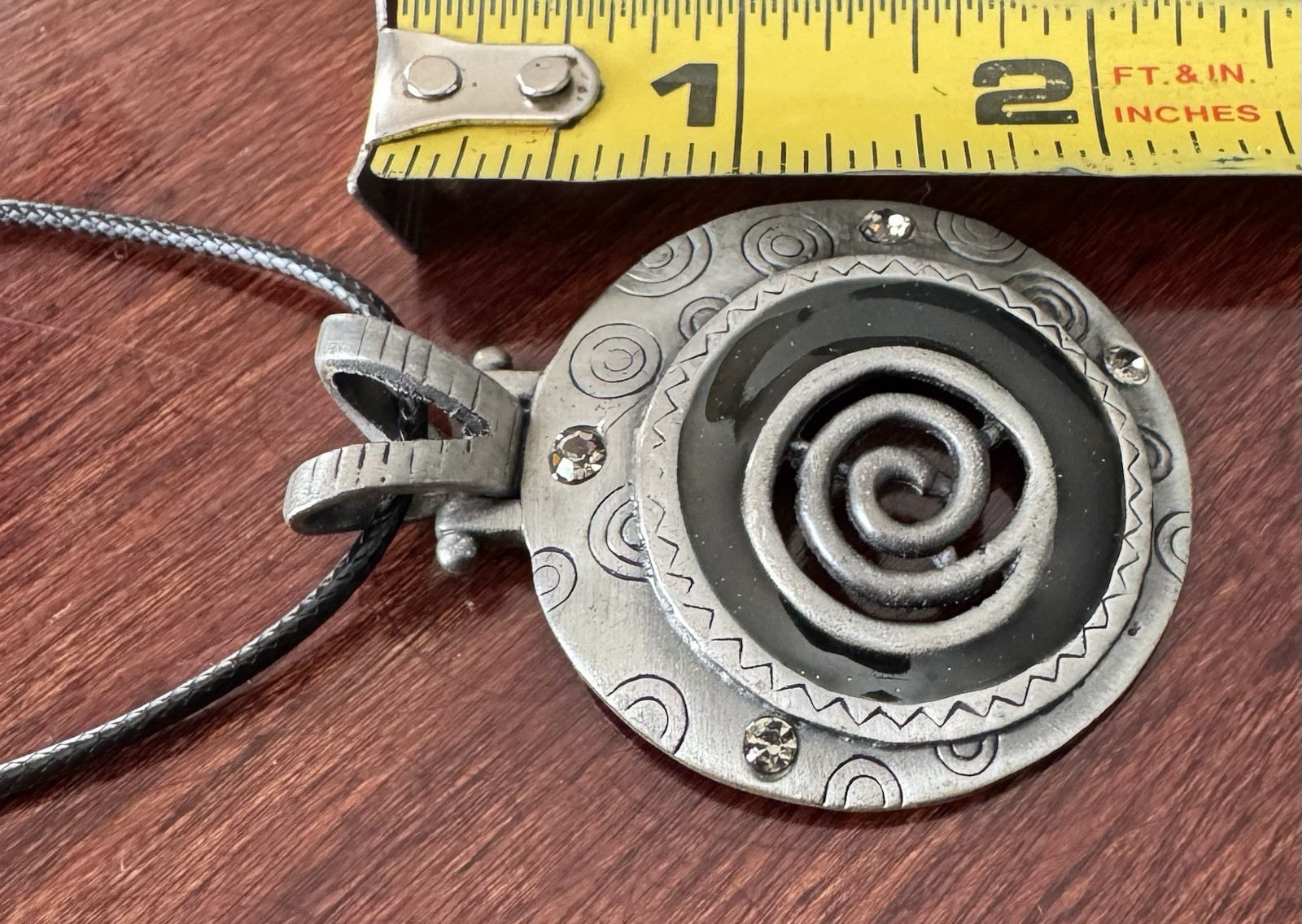 Vintage Silvertone Swirl & Rhinestone Round Pendant On Leather Cord Necklace 16”