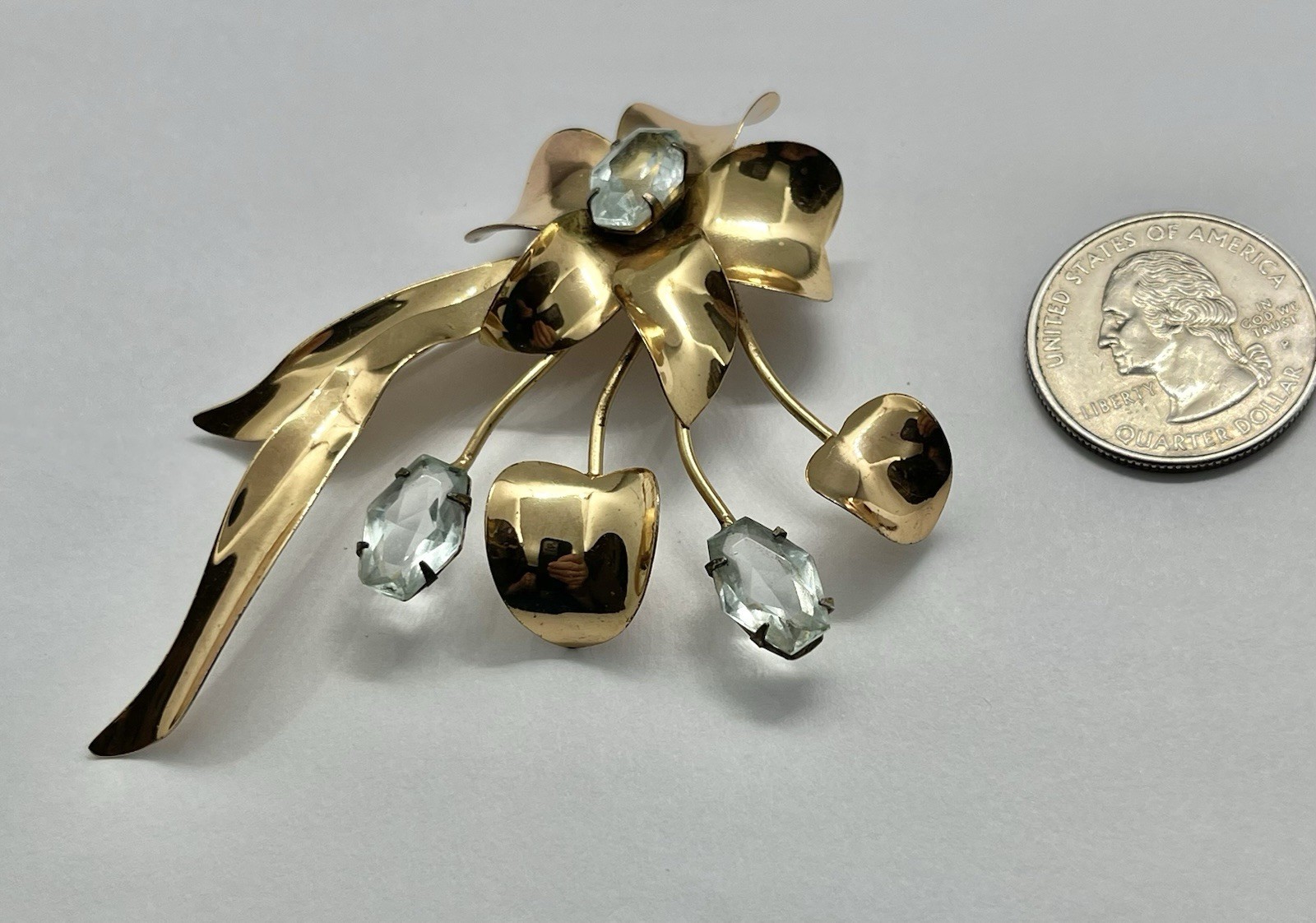Vintage Retro JORDAN Pale Blue Lozenge Shape Art Glass Sterling Flower Brooch