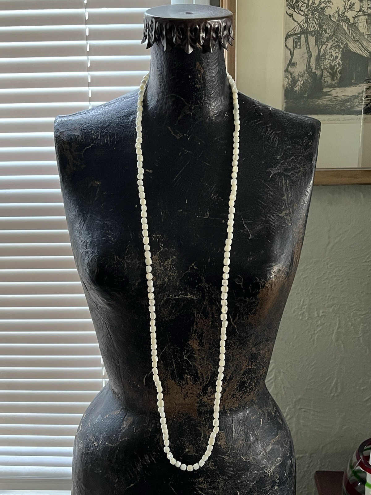 VTG Mother of Pearl Nacre Balamuti & Glass Seed Beads Necklace Barrel Clasp 44″