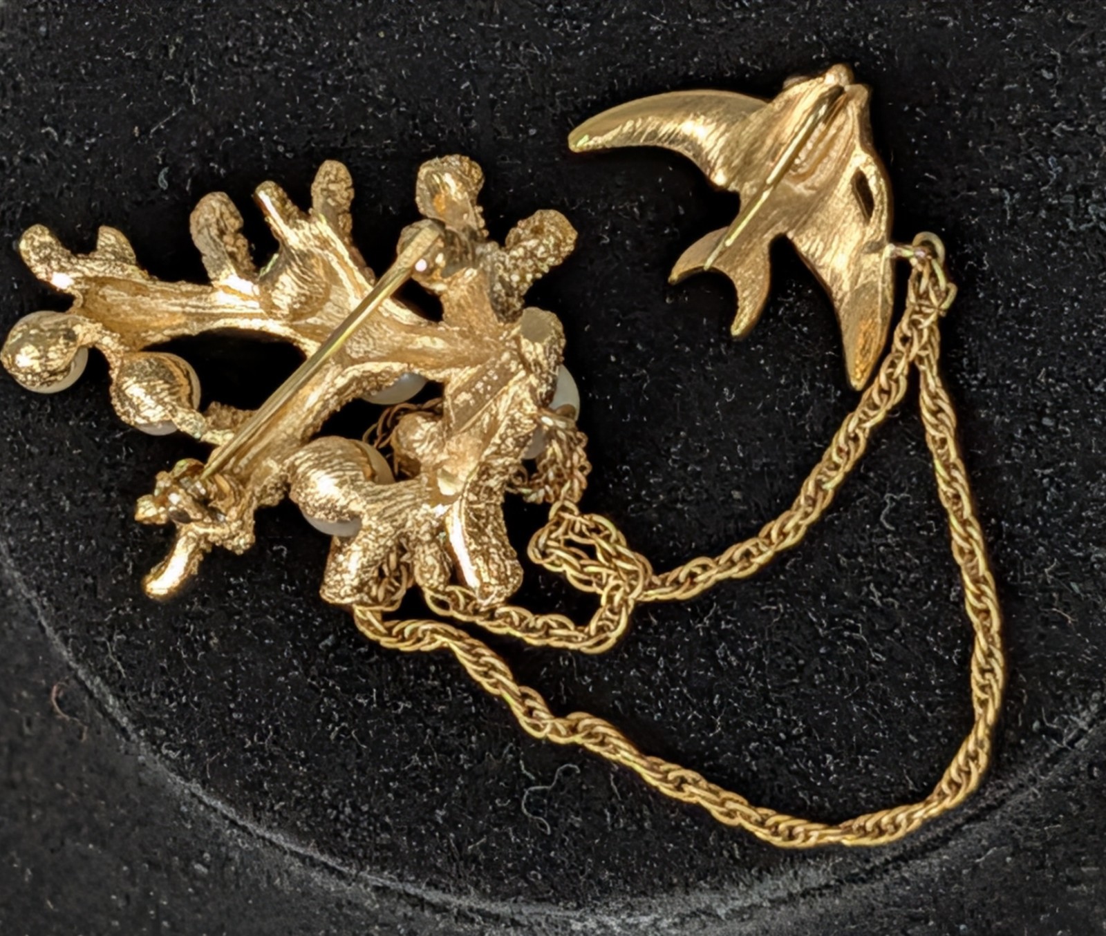 RARE Crown Trifari Chatelaine Double Brooch Pin Fish & Gold Tone Coral Pearls