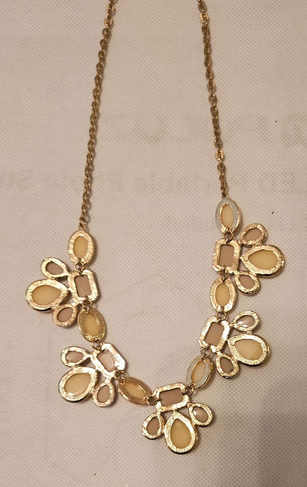 Vintage Gold tone Tan kahaki and IVORY CHUNKY Necklace oval link chain