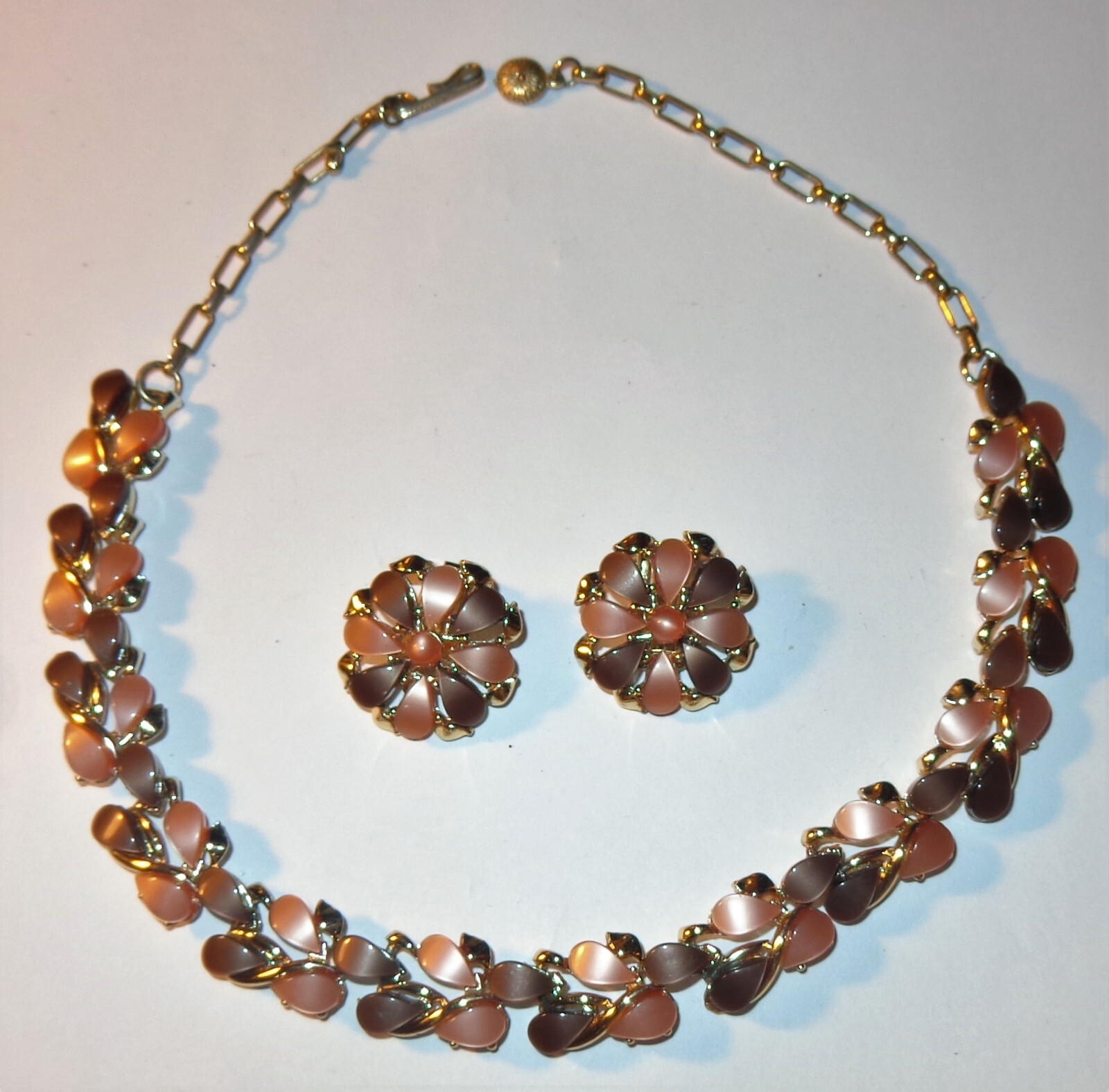 VTG PRETTY PEACH & BROWN LUCITE CABOCHONS JEWELRY SET CHOKER NECKLACE & EARRINGS