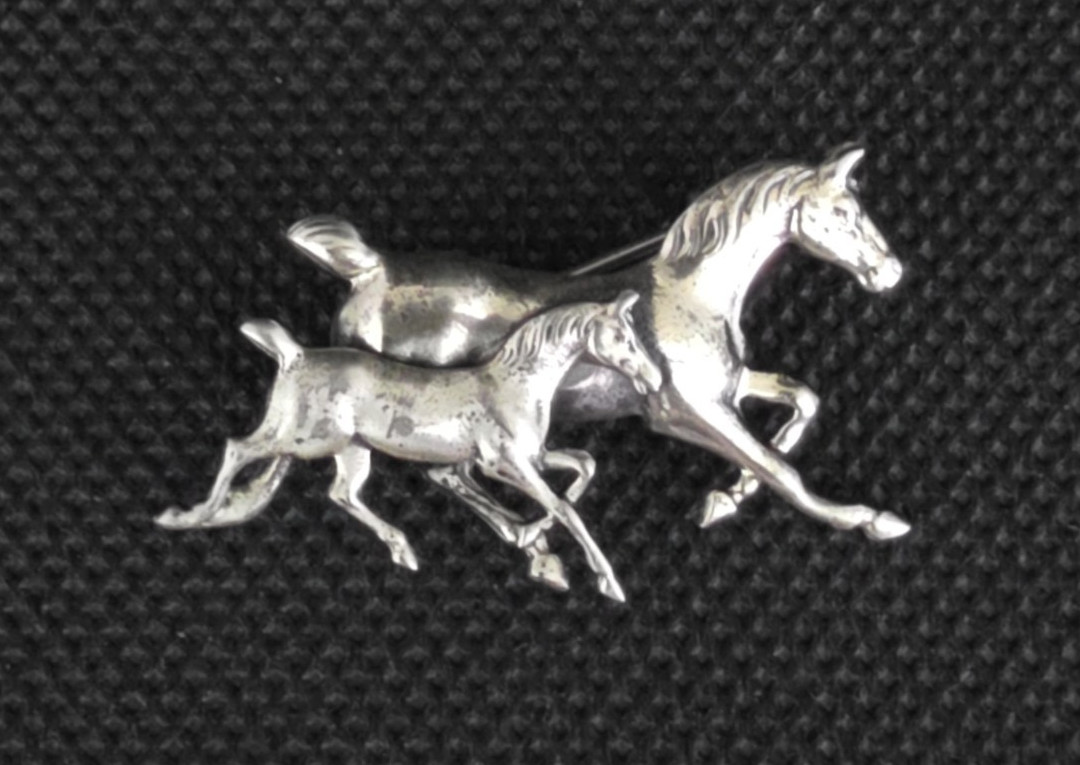 Vintage Beaucraft Running Horse Mare & Foal Brooch Pin 925 Sterling Silver 1.5″