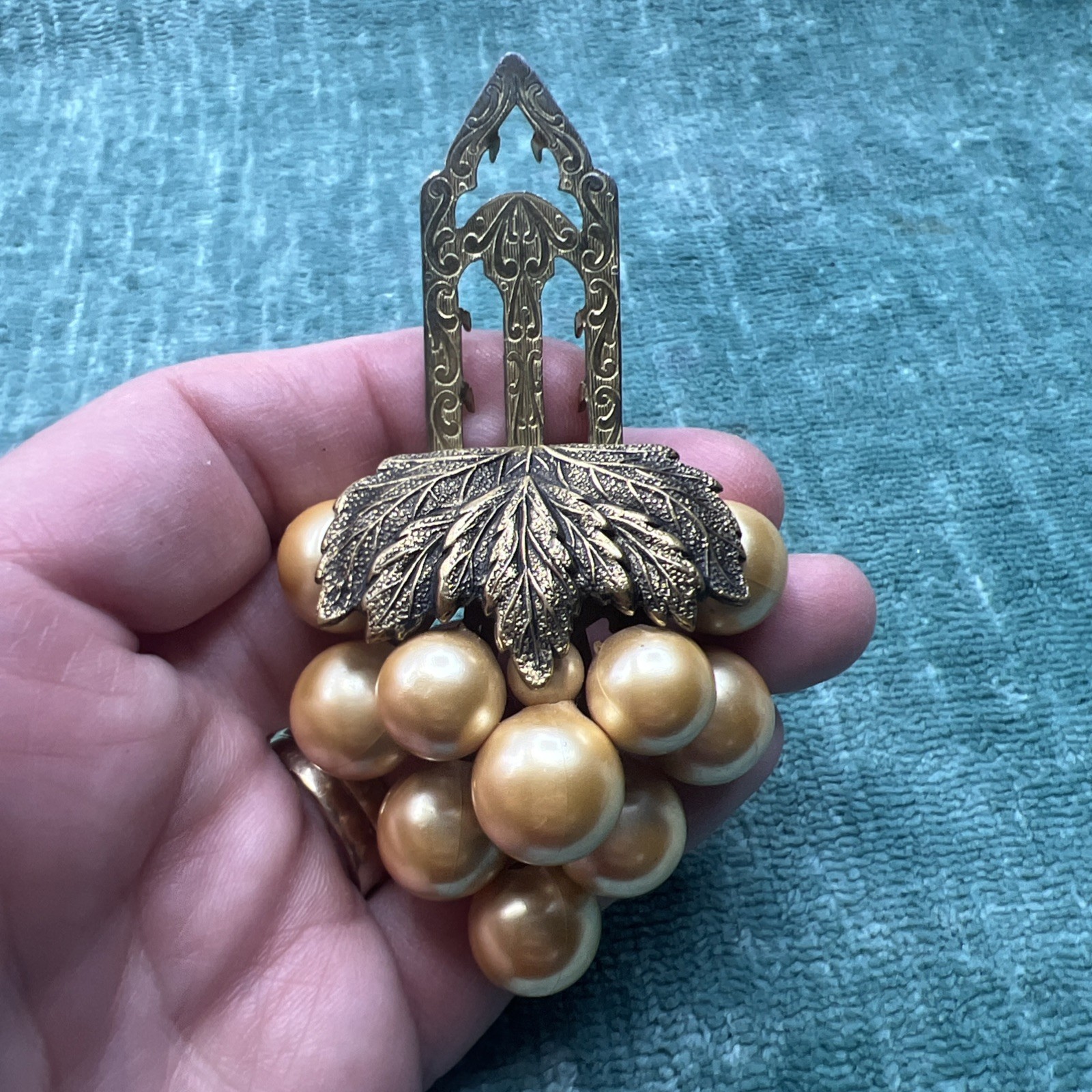 Vintage LARGE 2” Gold Tone Bunch Of Grapes Faux Pearl Antique Dress Scarf Clip
