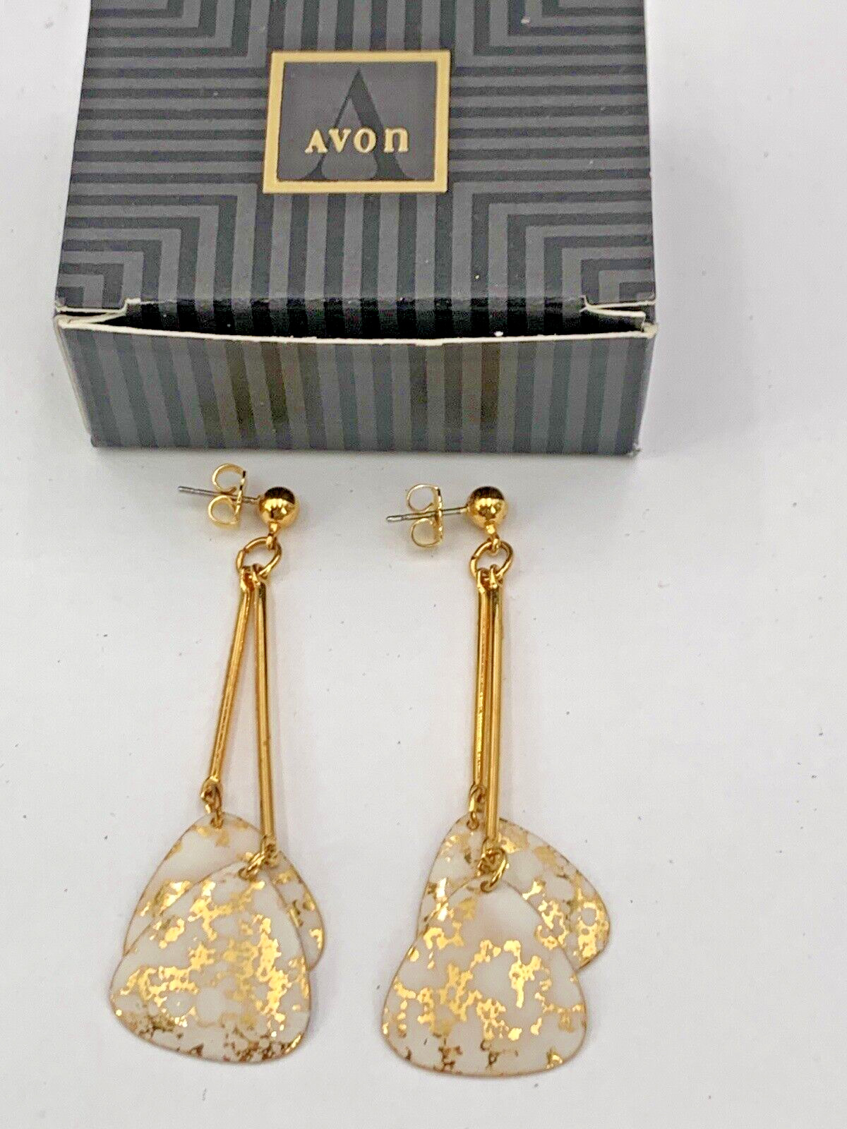 Vintage Avon COLOR CHIMES Ivory Gold Show Stopper Pierced Earrings Dangling