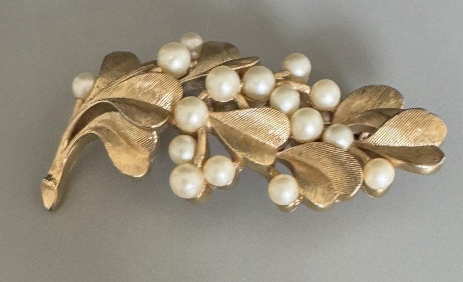Vintage Crown Trifari Faux Pearl Berry Leaf Spray Brooch Gold Tone Textured Pin