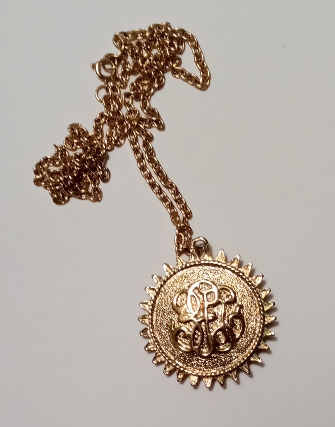 VTG 1980’s-1990’s Gold Tone Cameo Necklace Costume Jewelry