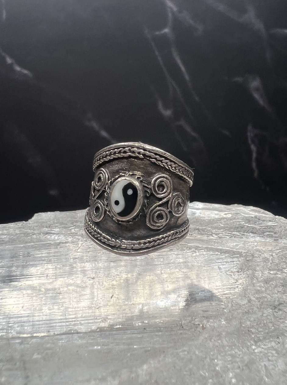 VTG 925 Sterling Silver Tibetan Dorje Yin Yang Wide Band Ring Size 4.25