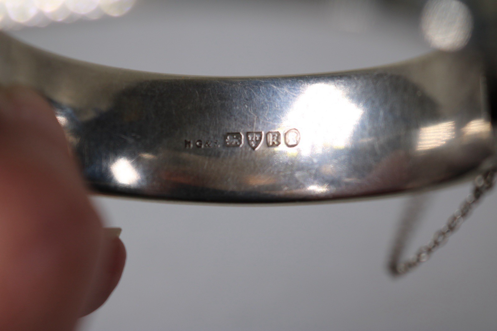 English Sterling Silver Hinged Bangle 1935 Chester England Etched Hallmarked