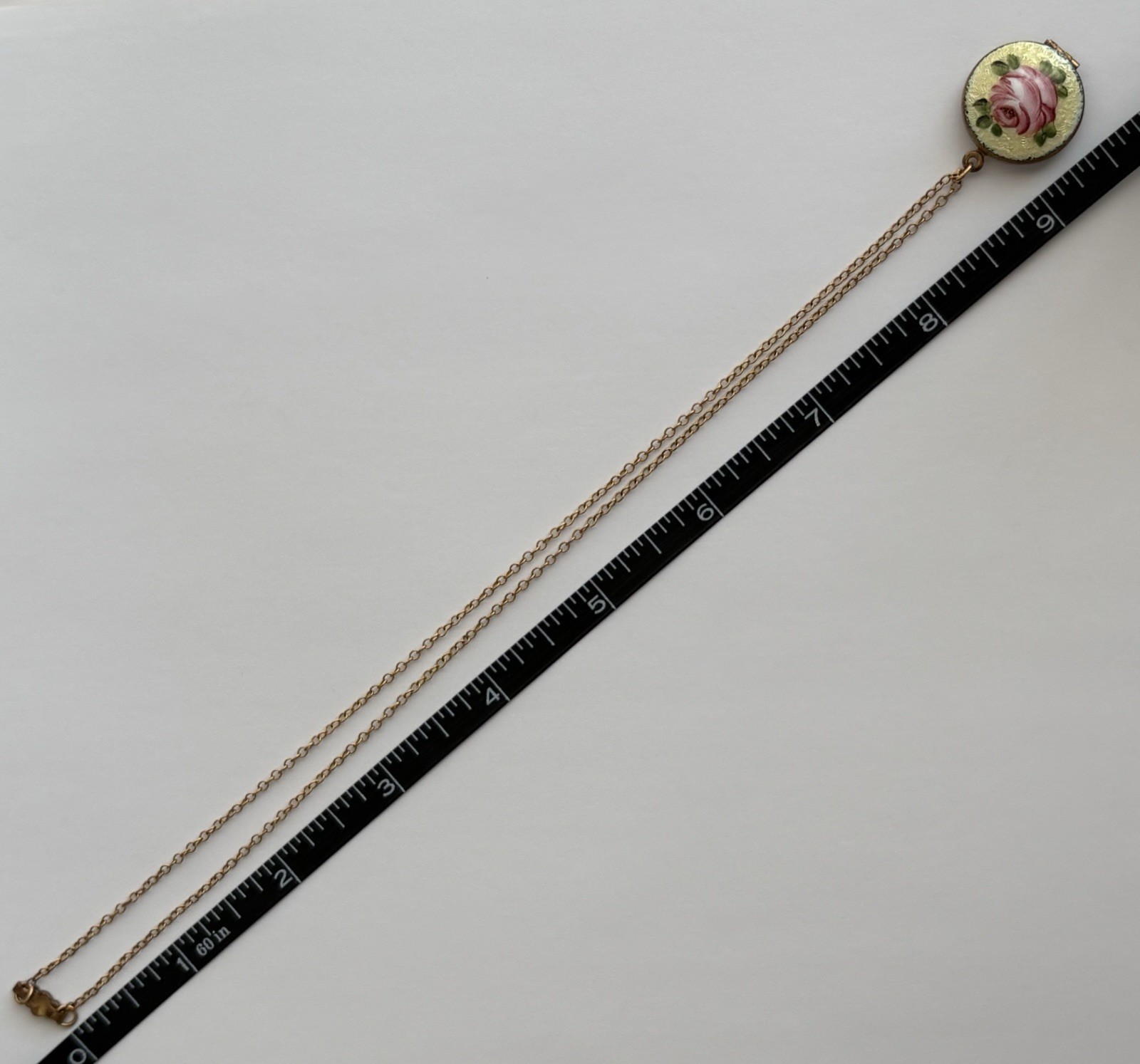 GOLD FILLED FRENCH ENAMEL ROUND LOCKET ROSE 18” NECKLACE 6.10 GRAMS VINTAGE