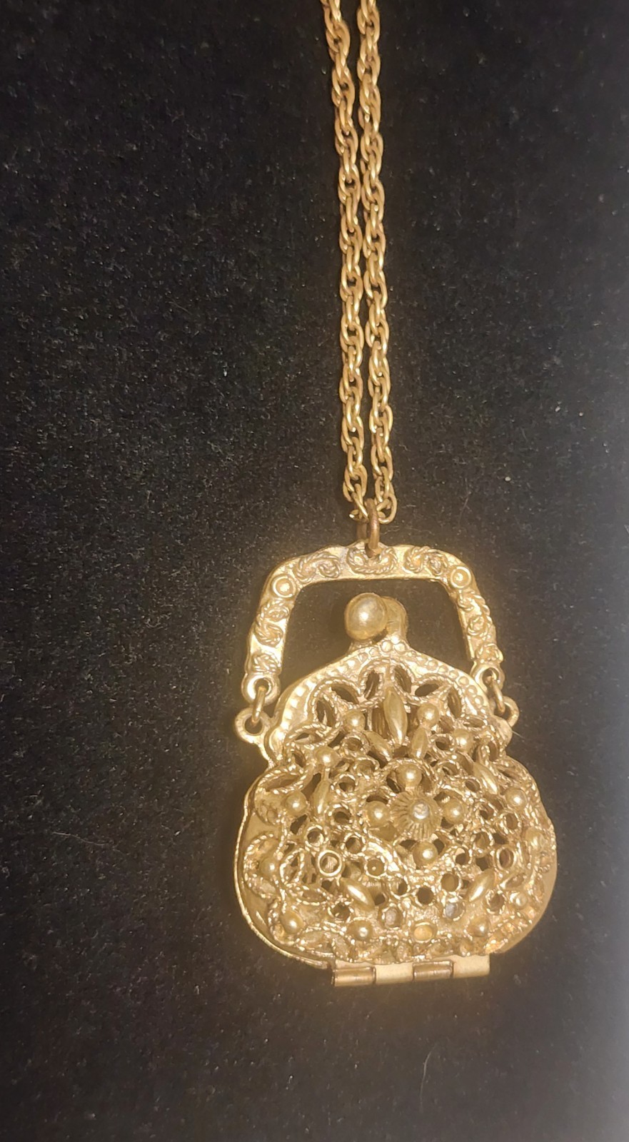 Vtg ART Arthur Pepper Purse Locket Necklace Pendant Gold Tone Filigree Kiss Lock