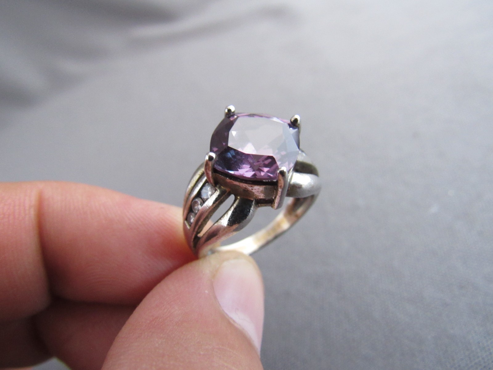 VINTAGE ROSS SIMONS STERLING PURPLE CUSHION CUT SAPPHIRE SOLITAIRE RING