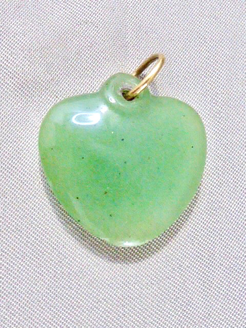 VINTAGE 14K YELLOW GOLD BAIL MINED CARVED HEART JADE PENDANT NATURAL JADE