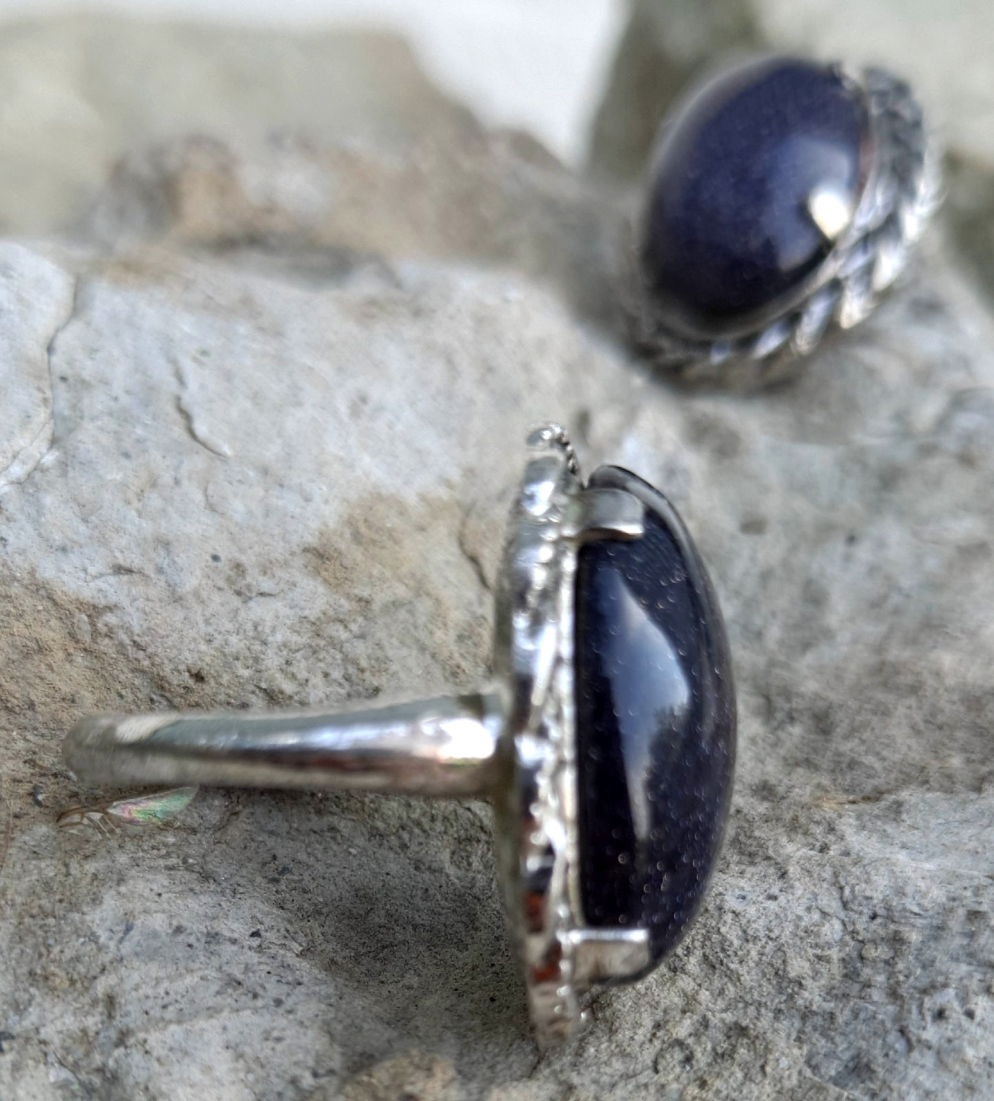 Vintage Sterling Silver Purple/Blue Sunstone Ring & Free Clip Earrings Beautiful