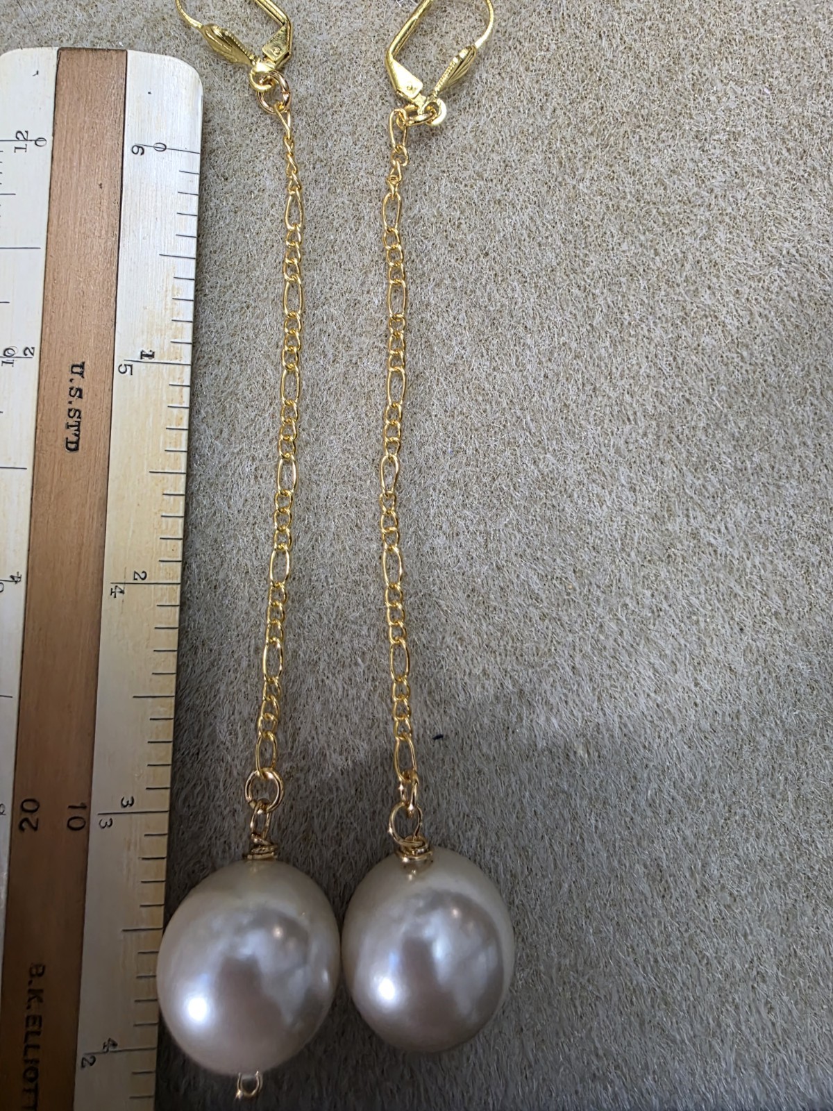 TWIGGY STYLE Ball Drop Dangle with Faux Pearl Long Beaded Earrings 1960s Goldp.