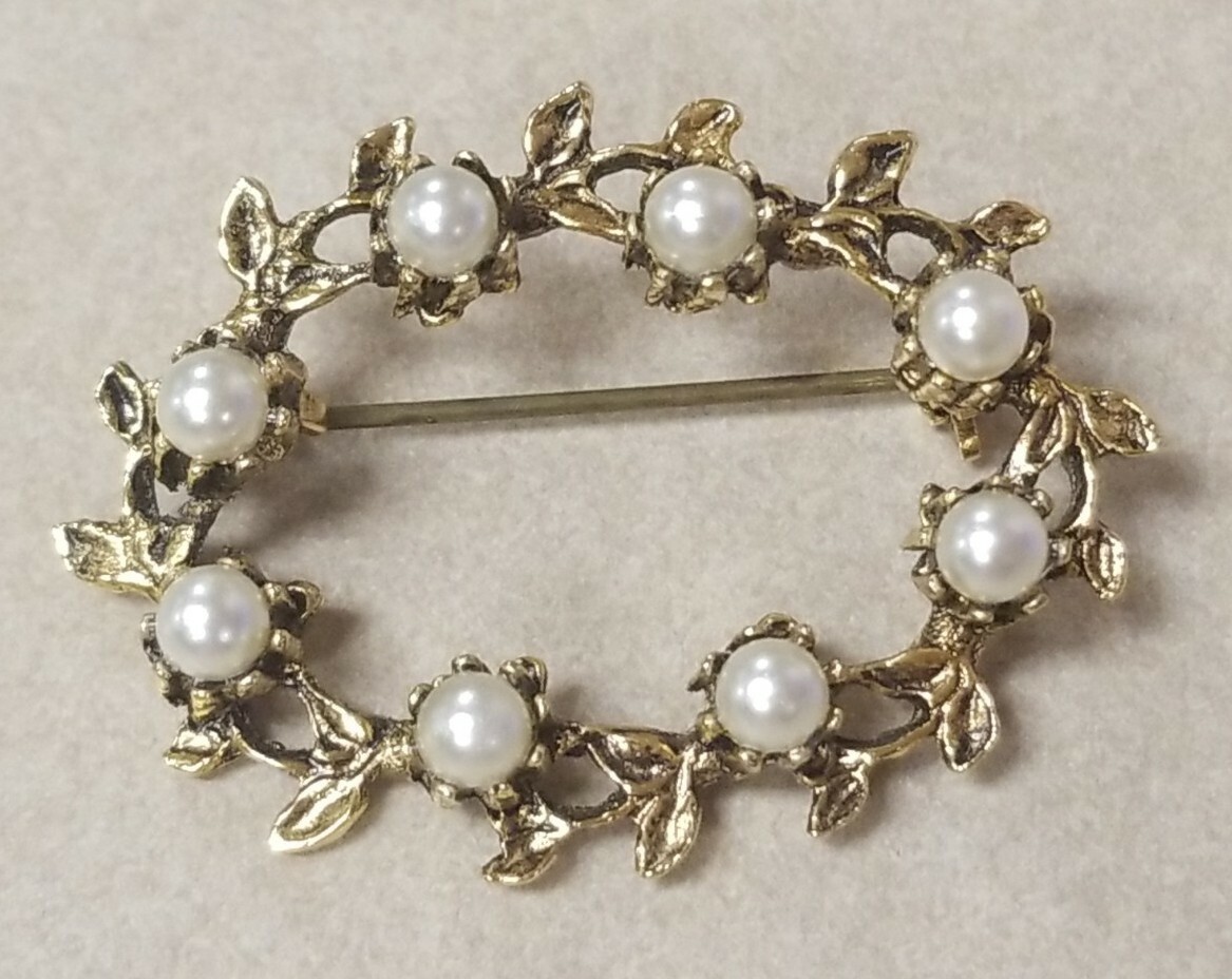 Vintage Signed Tacoa Brooch Pin Oval Goldtone And Faux Pearl