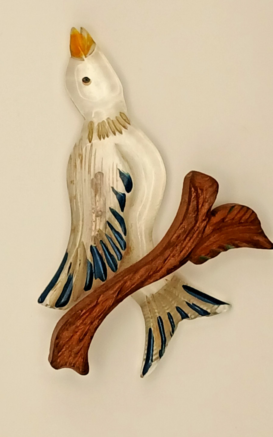 RARE VTG 1940’S CARVED LUCITE SINGING BIRD ON WOOD BRANCH PAINTED BROOCH