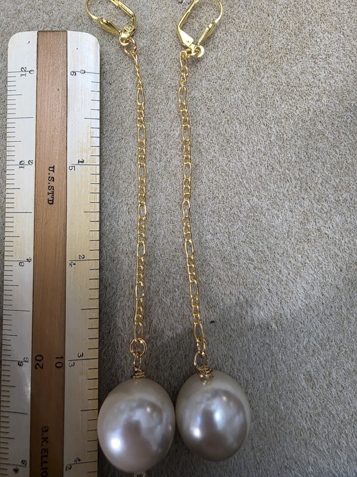 TWIGGY STYLE Ball Drop Dangle with Faux Pearl Long Beaded Earrings 1960s Goldp.