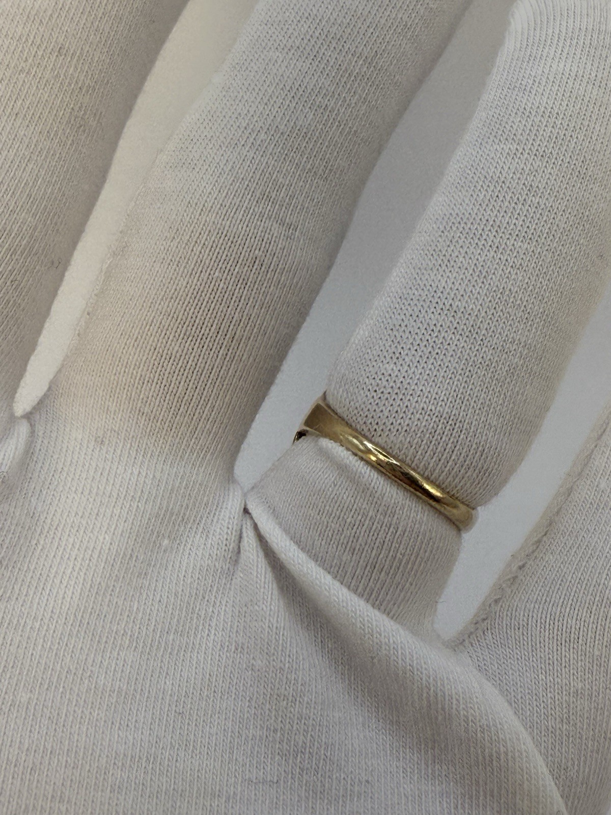 Vintage 10K yellow gold Onyx and Diamond Ring . Weight: 3,7g , size: 5,5.