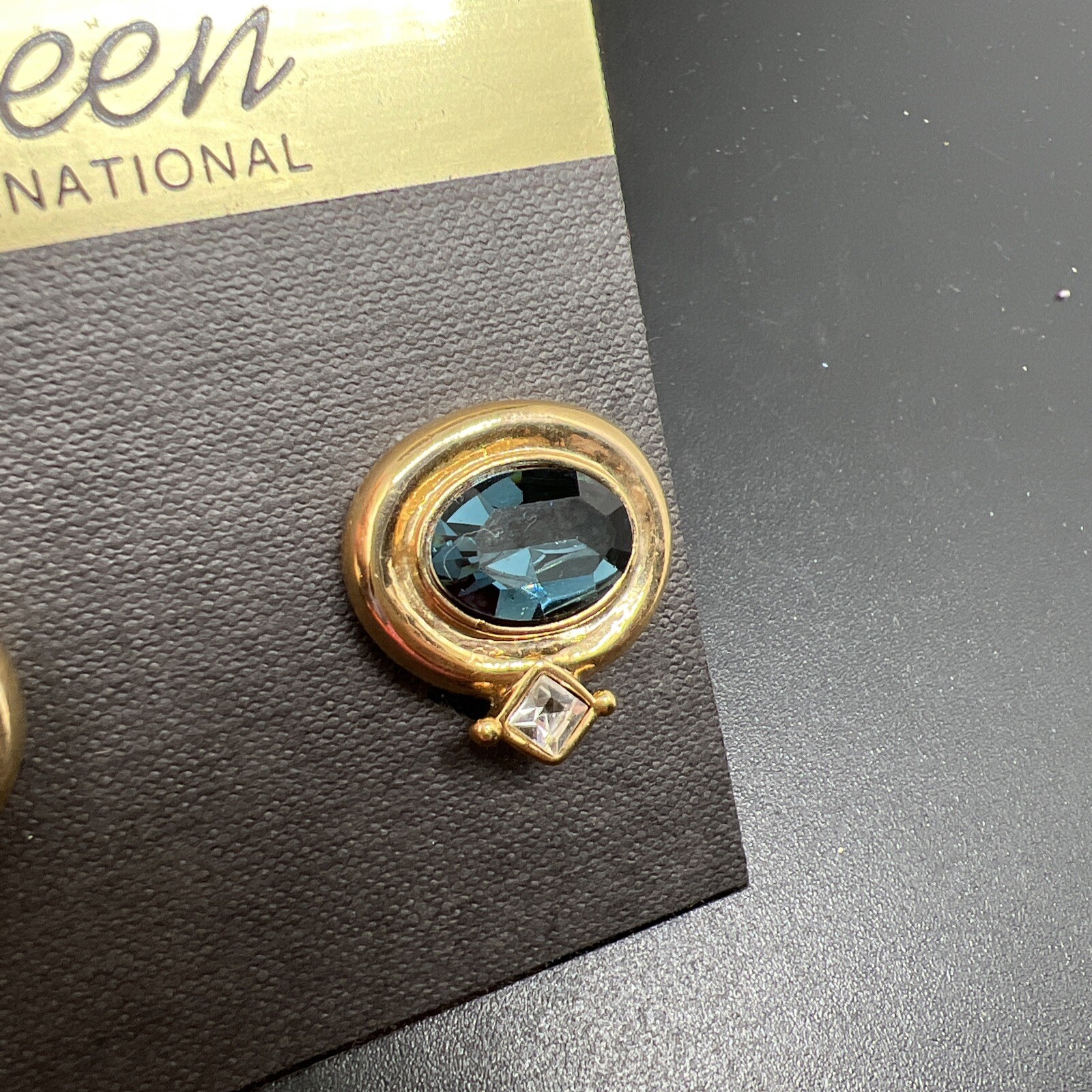 NWT Vintage Goldtone Blue clear Glass Rhinestone Clip Earring on Orig Card