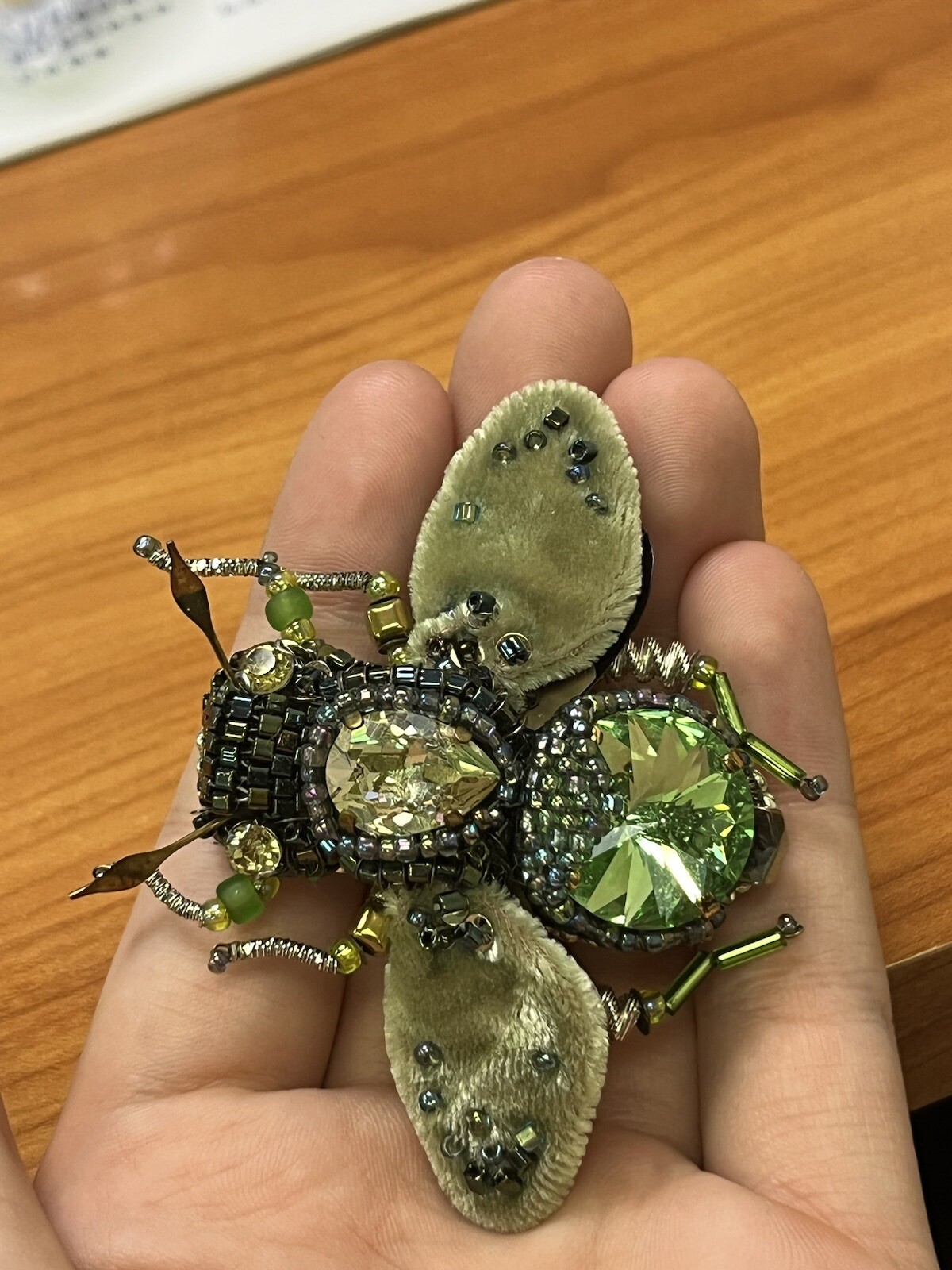 brooch, silver tone, bunch of grapes, Swarovski crystals. new. hand made.