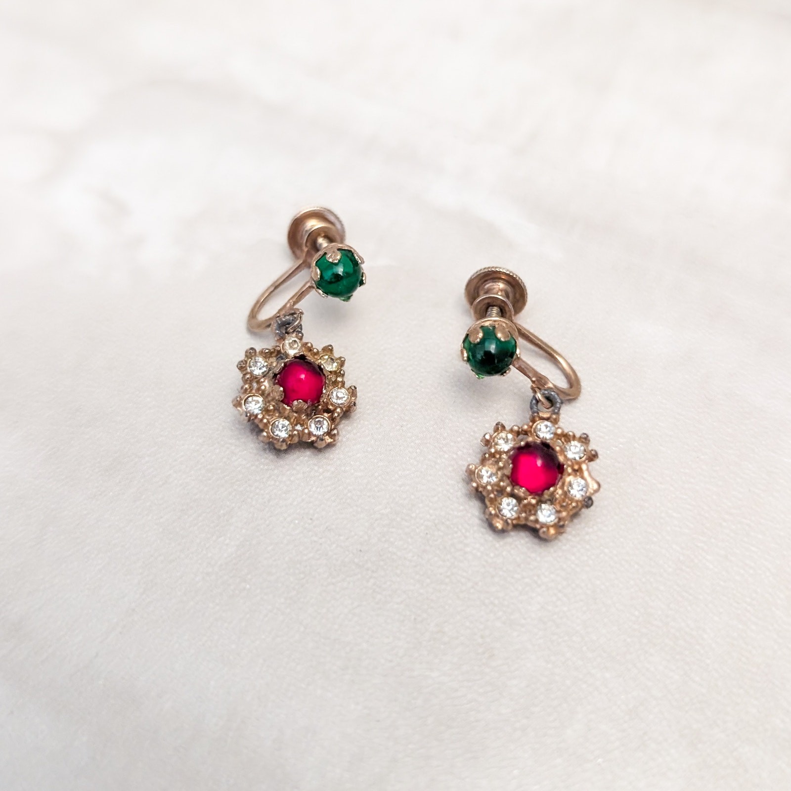 Vintage Screw On Earrings Green, Red, Clear, Gold Tone Regal Dangle Earrings