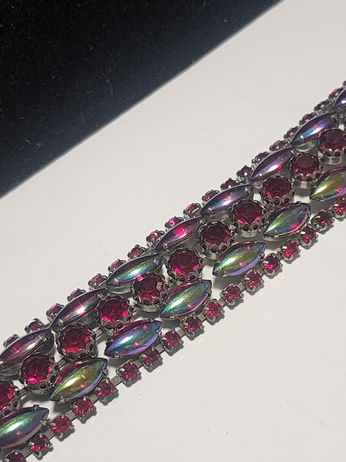 VINTAGE Rhinestones Red cabochons Iridescent aurora Borealis BRACELET Juliana?