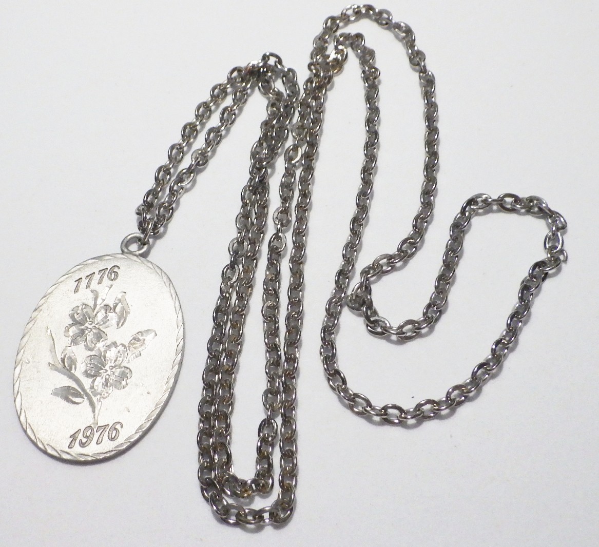 Vtg Signed BDA Virginia Flowering Dogwood Bicentennial Pewter Pendant Necklace