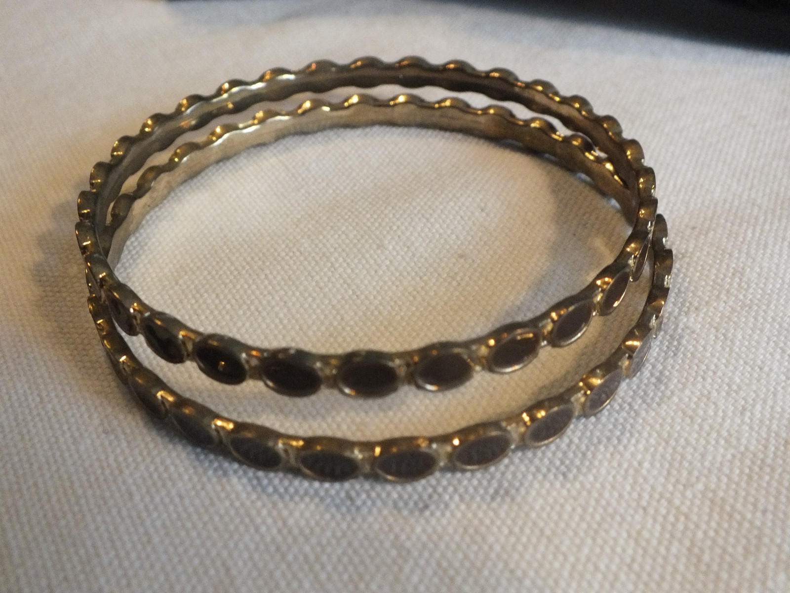 Bangle Bracelet Set 2 Gold Tone Brown Enamel 1/4″ Wide x 2 5/8″ Across NICE